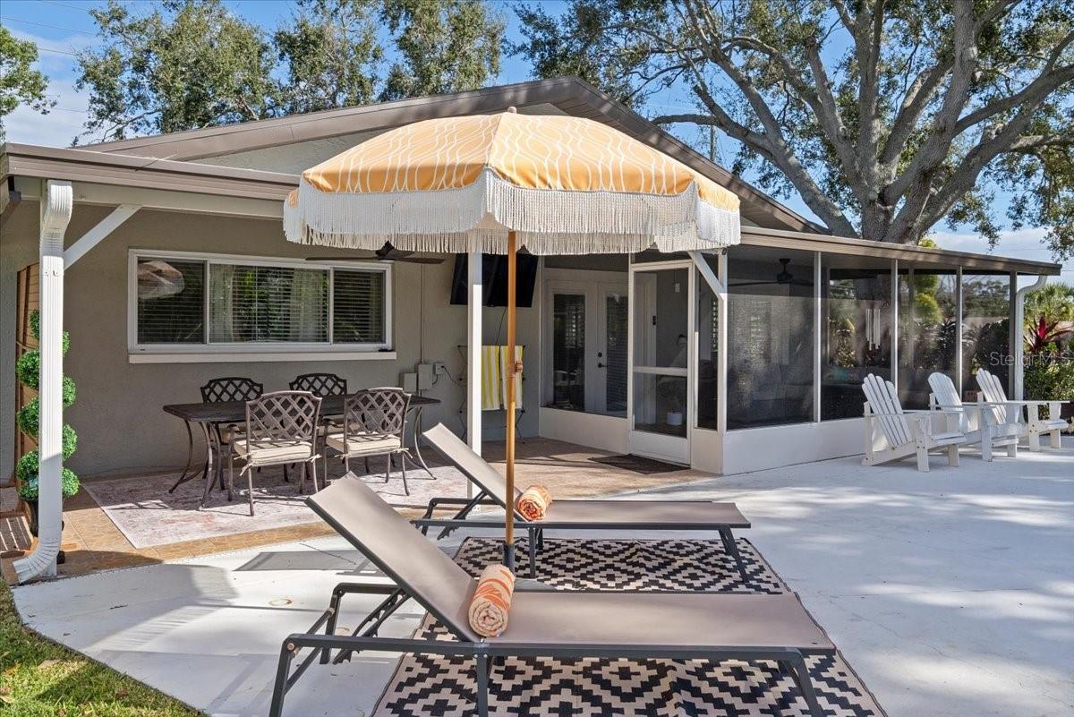 Listing photo id 40 for 8590 119th Street