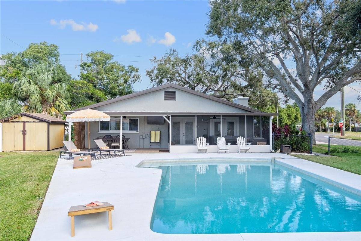 Listing photo id 44 for 8590 119th Street