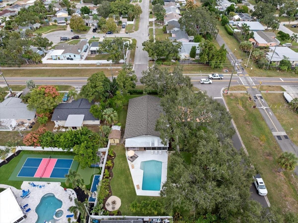 Listing photo id 50 for 8590 119th Street