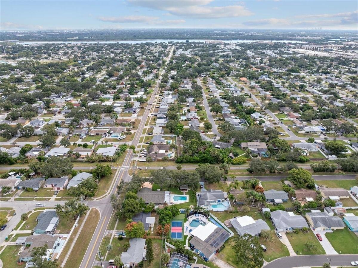 Listing photo id 57 for 8590 119th Street