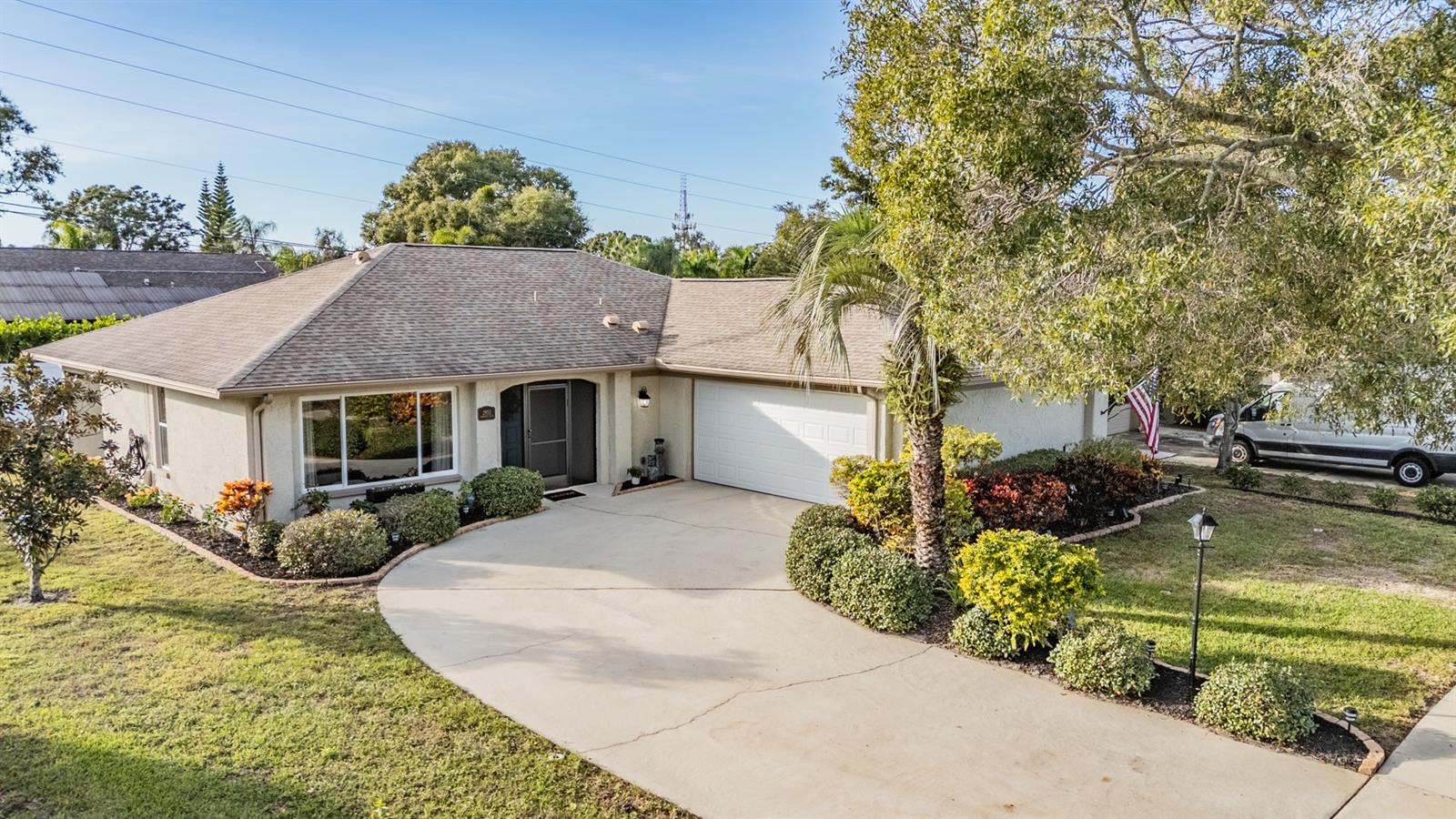 Image 2 of 40 For 2932 Macalpin Drive W