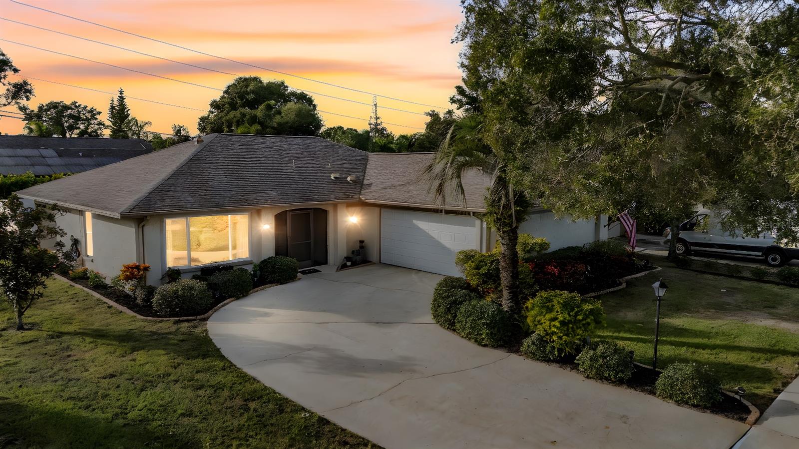 Image 28 of 40 For 2932 Macalpin Drive W