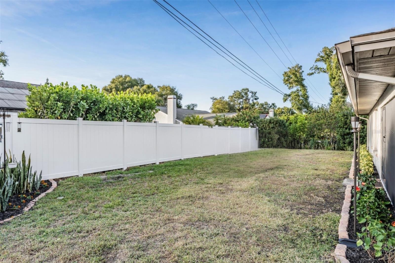 Image 29 of 40 For 2932 Macalpin Drive W