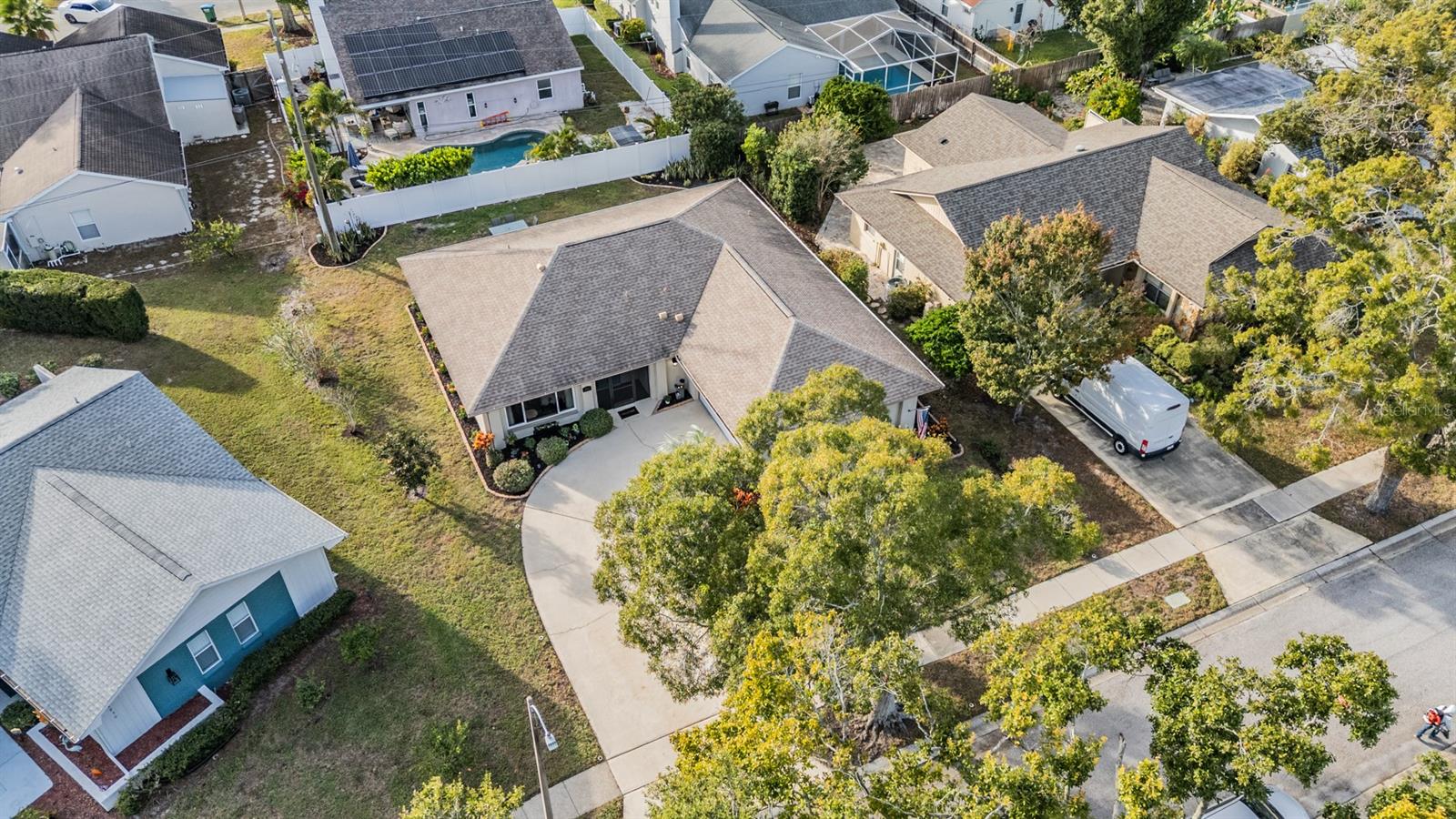 Image 4 of 40 For 2932 Macalpin Drive W