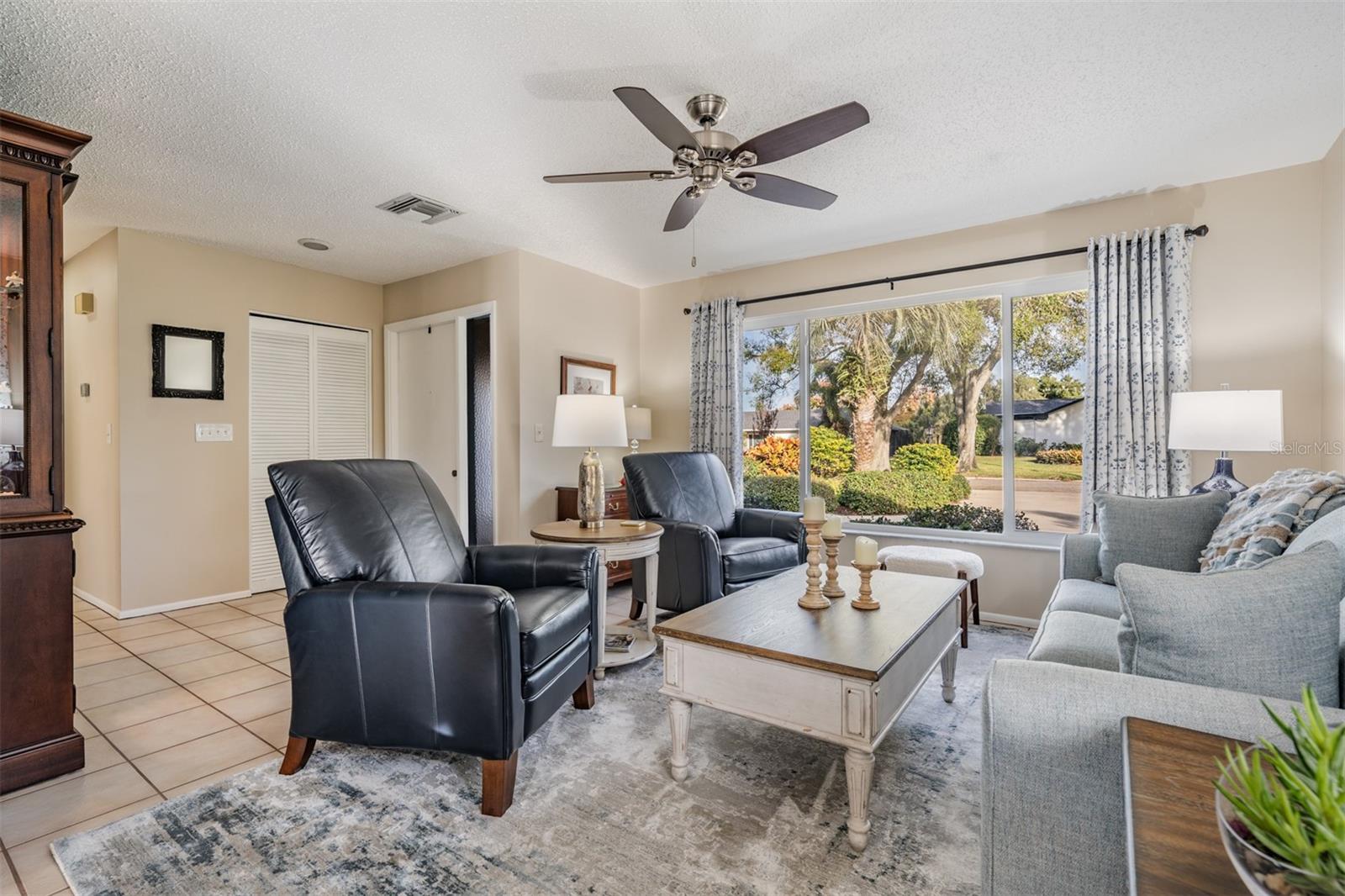 Image 6 of 40 For 2932 Macalpin Drive W