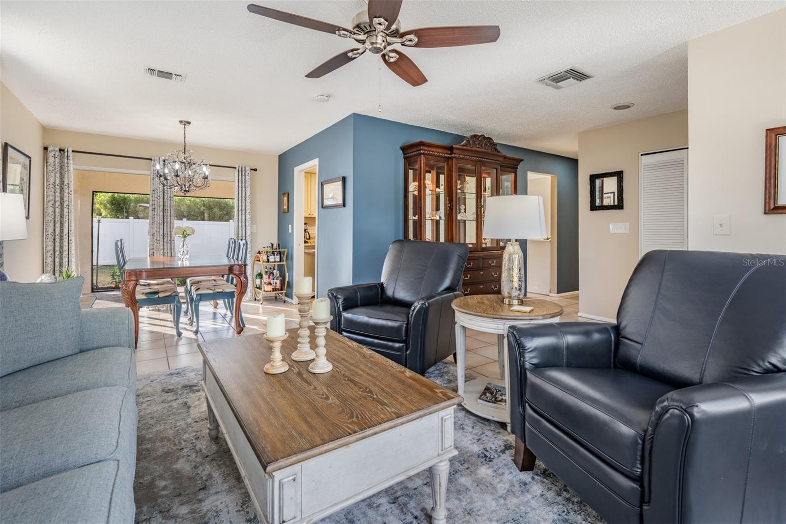 Image 8 of 40 For 2932 Macalpin Drive W