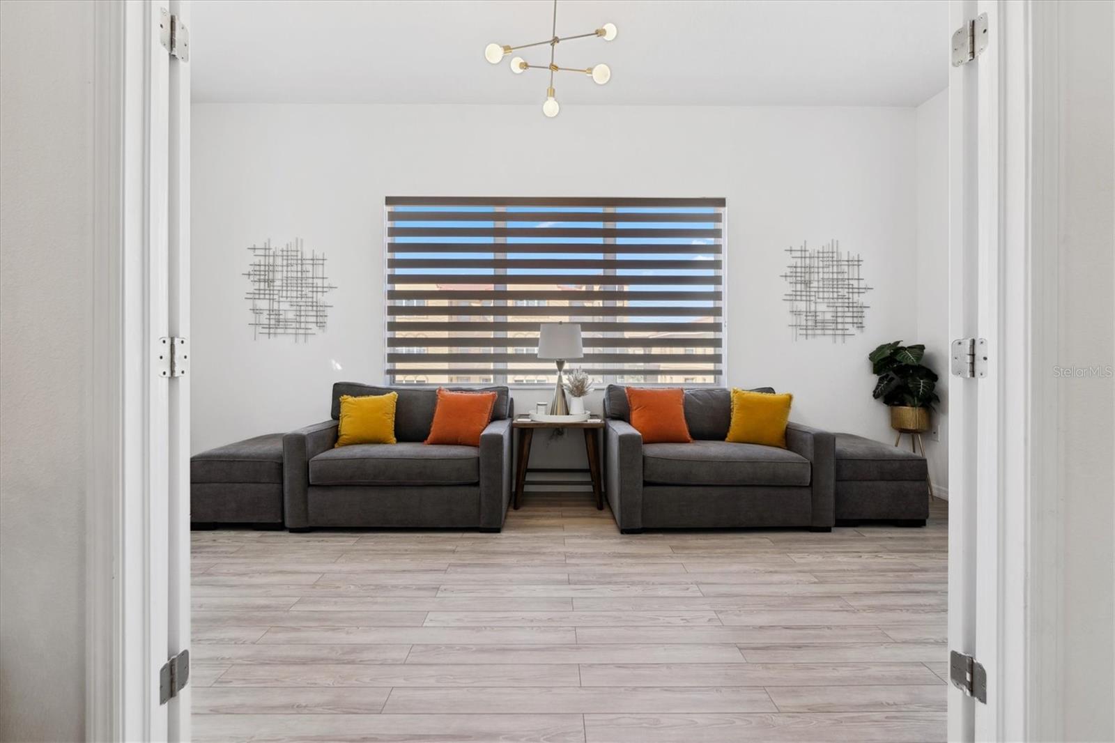 Image 18 of 39 For 642 Wells Court 402