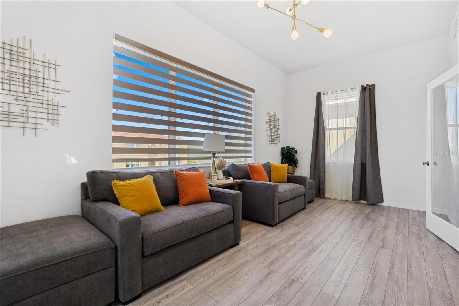 Image 19 of 39 For 642 Wells Court 402