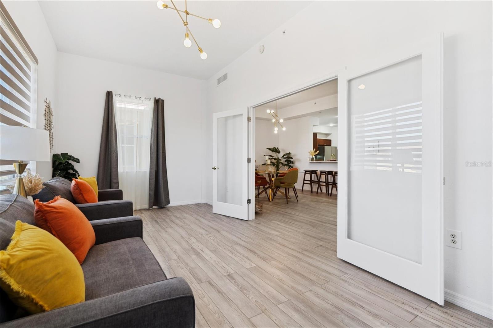 Image 20 of 39 For 642 Wells Court 402