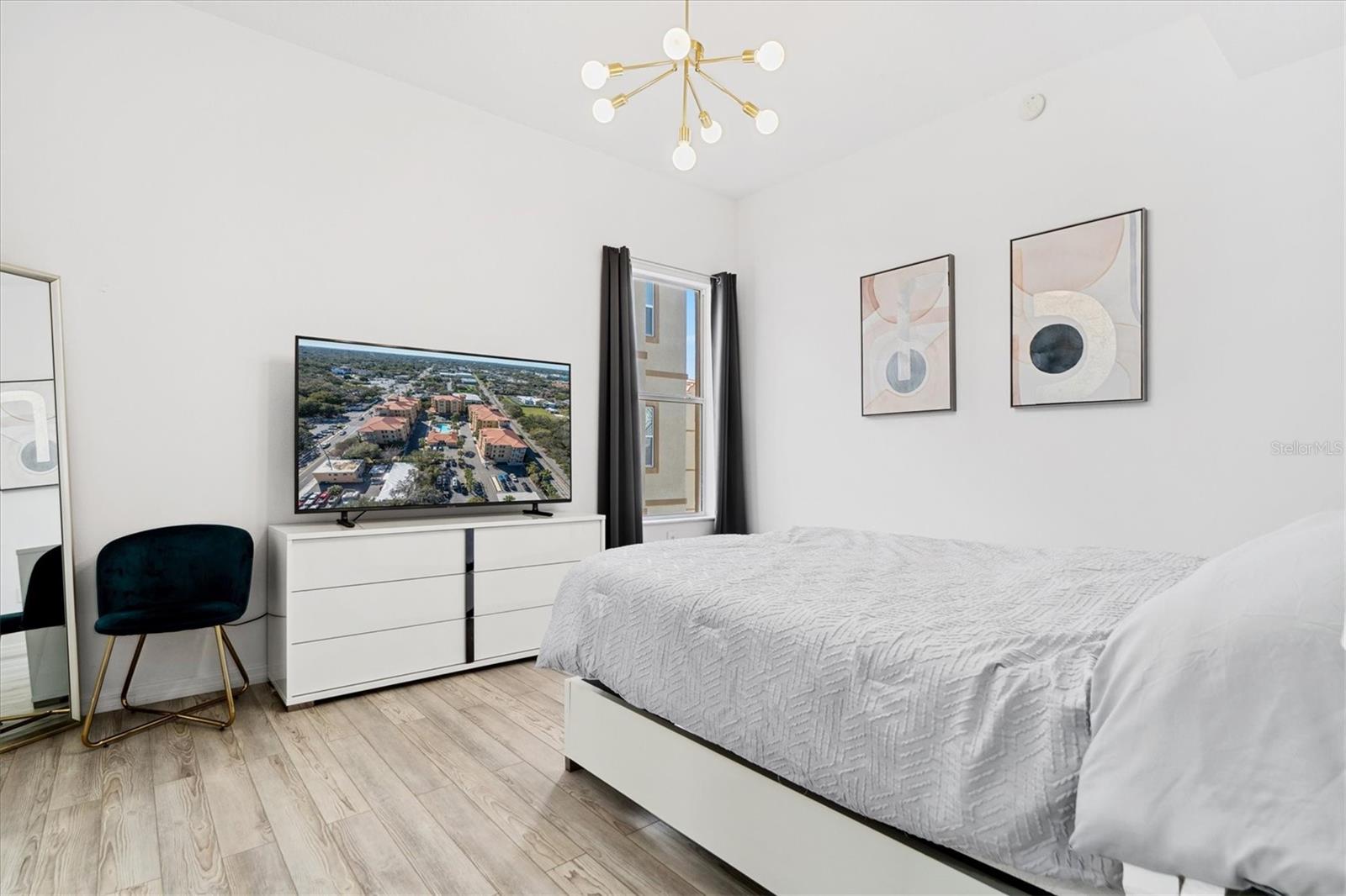 Image 22 of 39 For 642 Wells Court 402