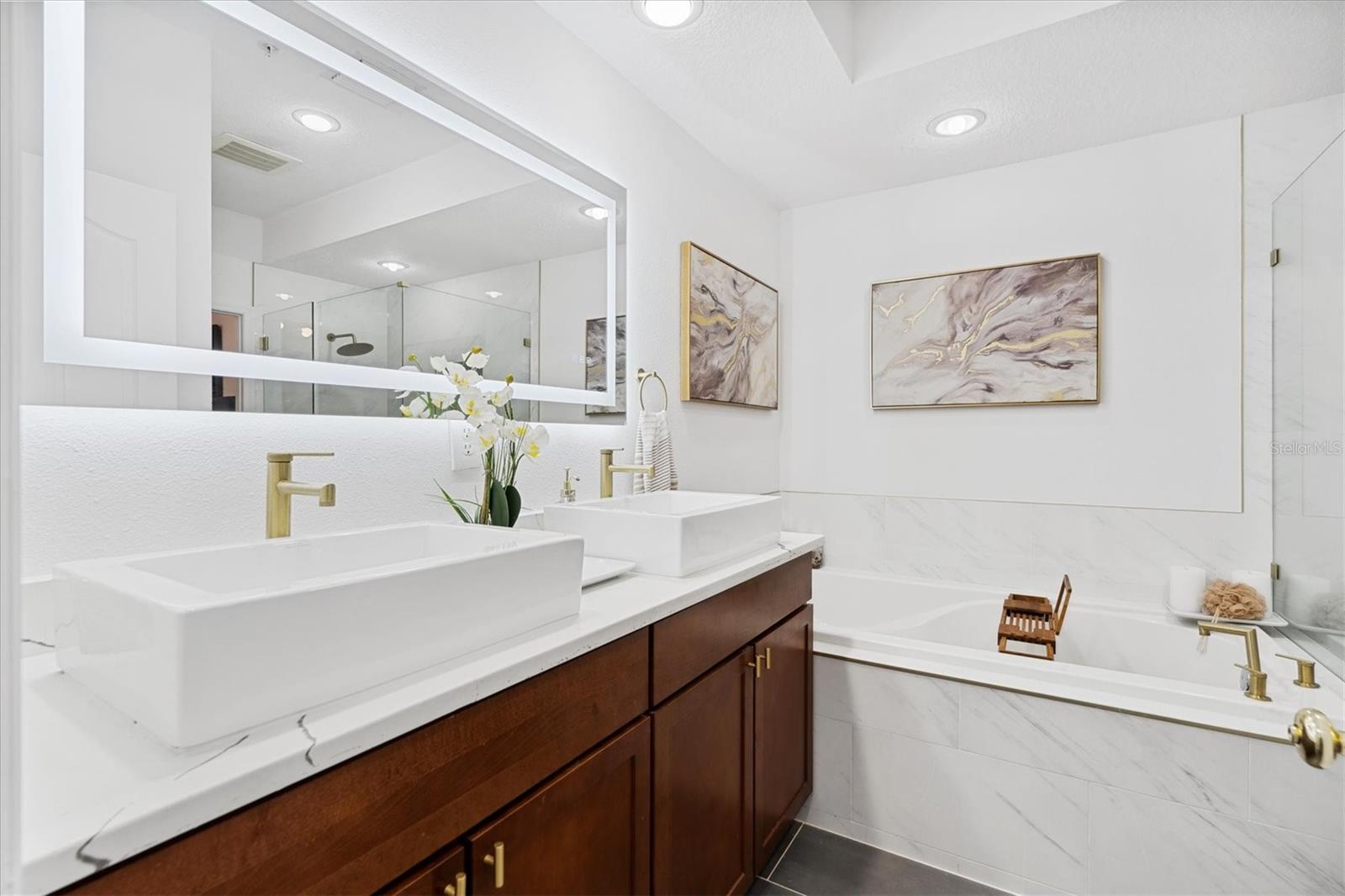 Image 23 of 39 For 642 Wells Court 402