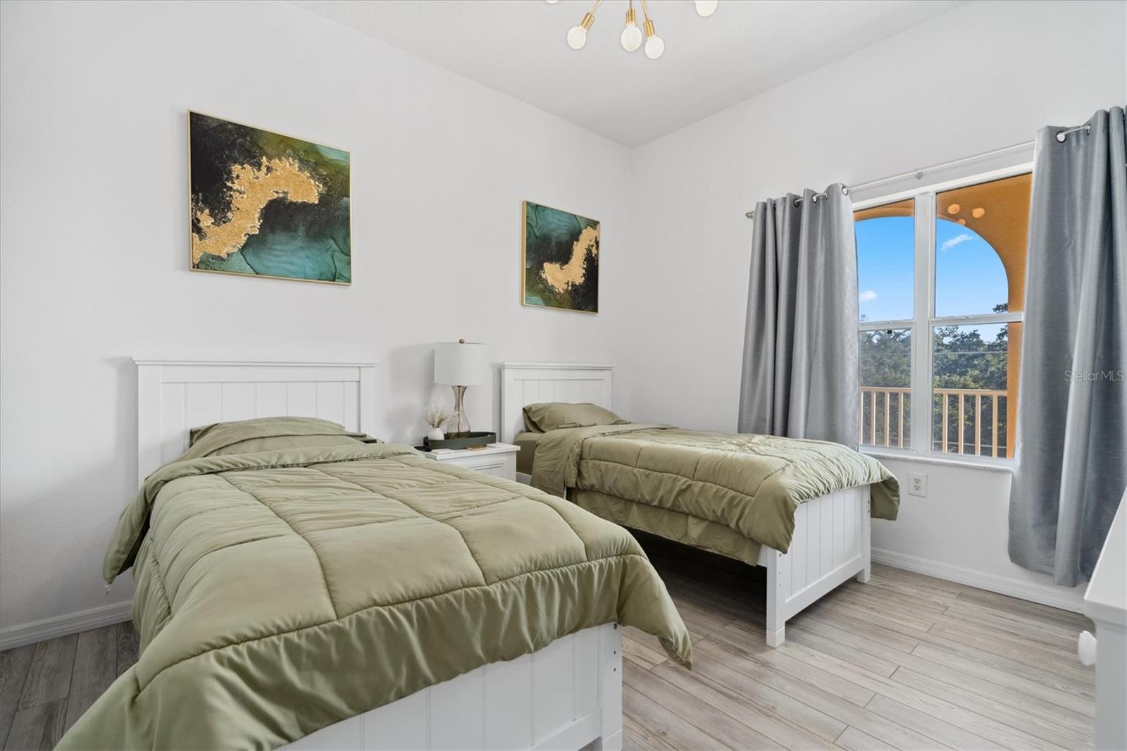 Image 25 of 39 For 642 Wells Court 402