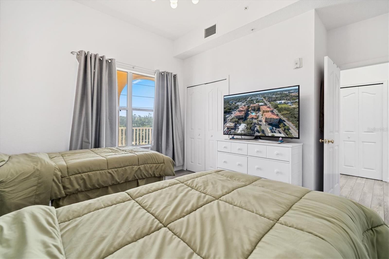 Image 26 of 39 For 642 Wells Court 402