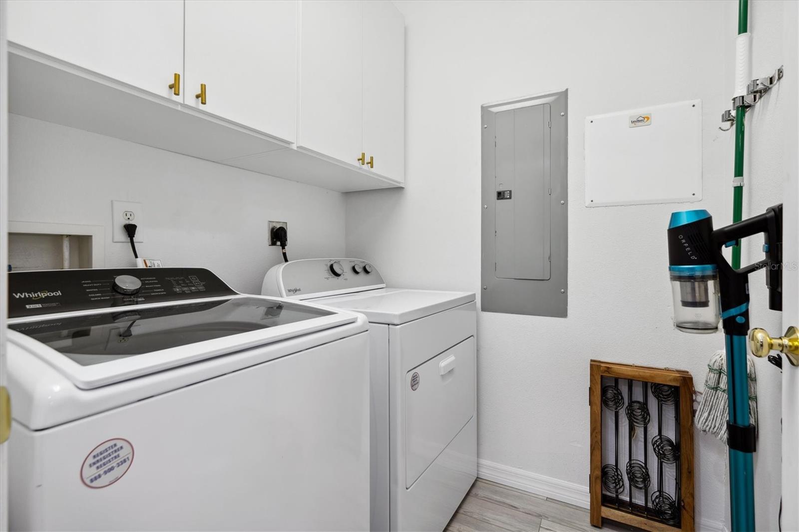 Image 28 of 39 For 642 Wells Court 402