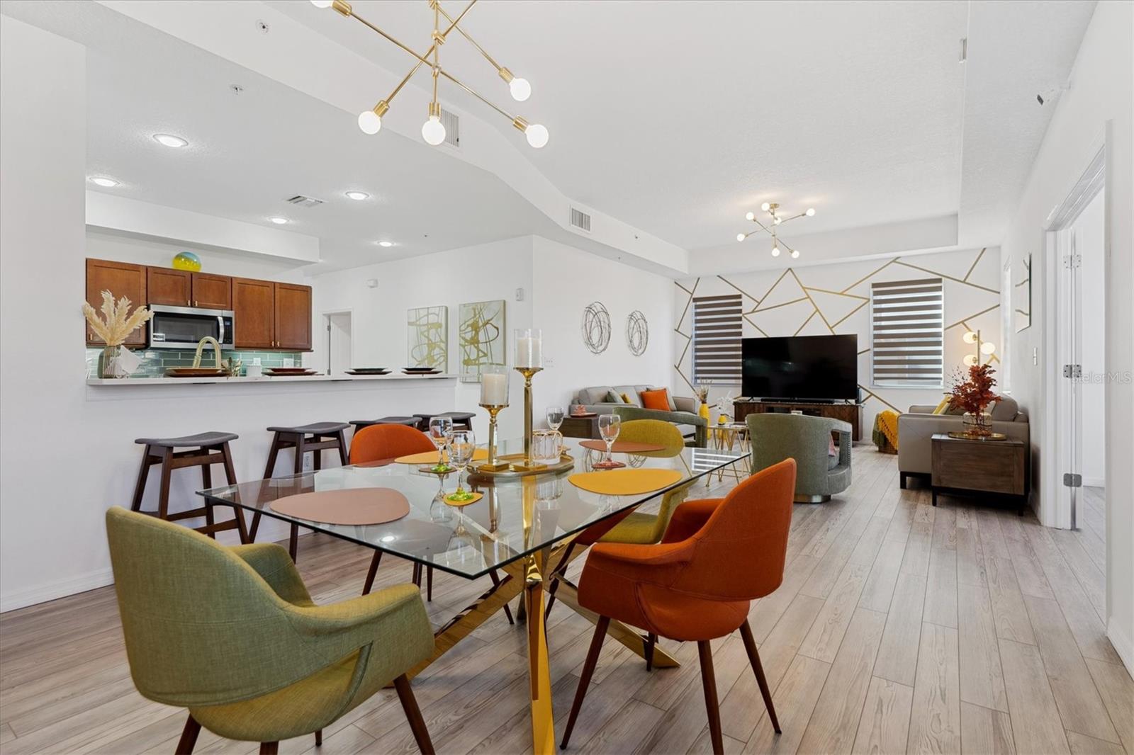 Image 8 of 39 For 642 Wells Court 402