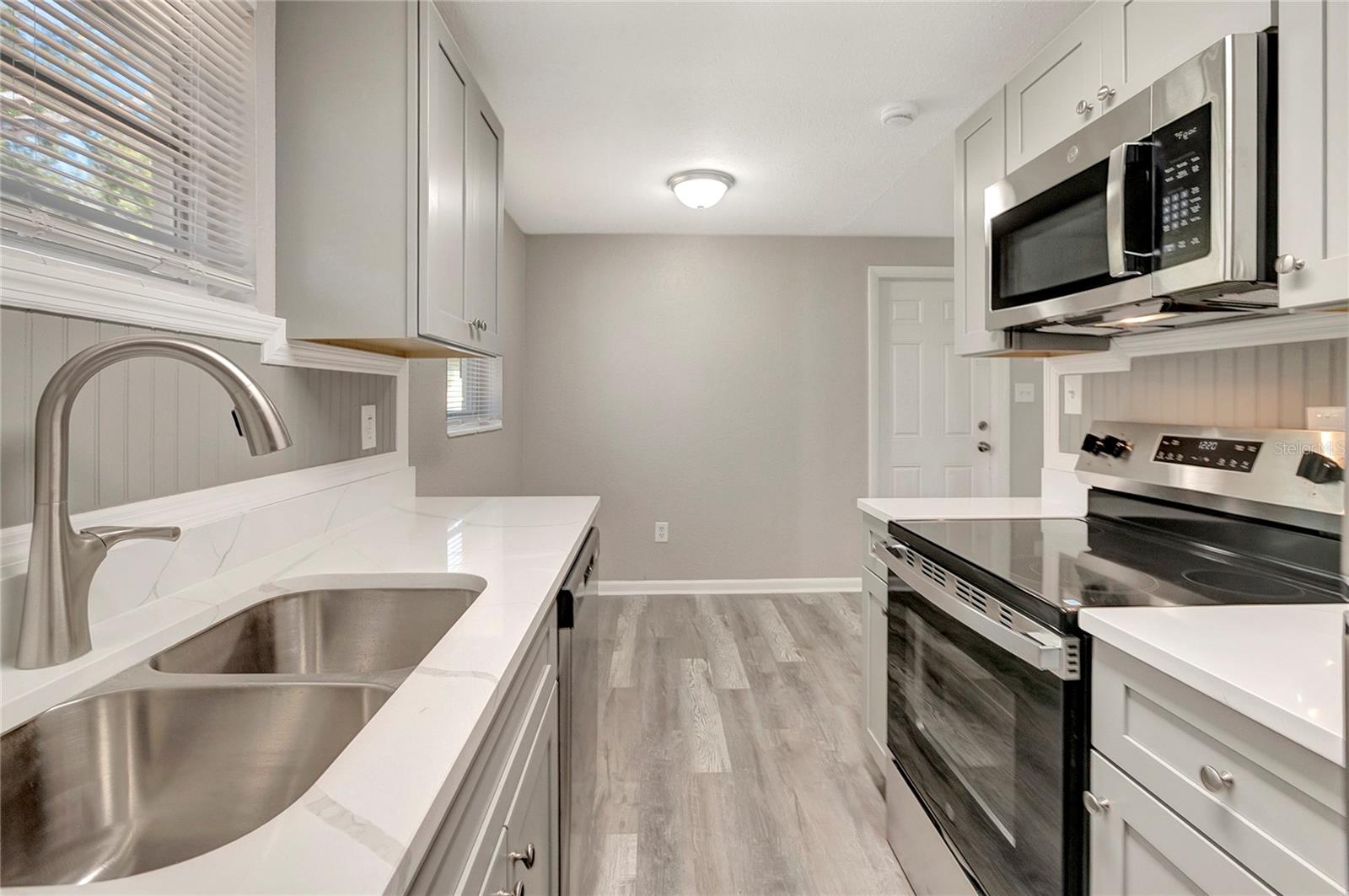 Image 17 of 27 For 4909 84th Street