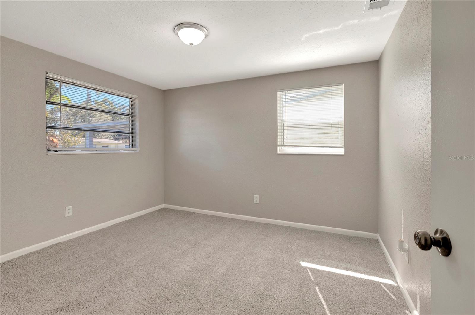 Image 23 of 27 For 4909 84th Street