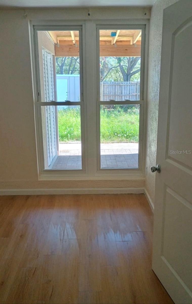 Image 18 of 71 For 405 Orion Avenue