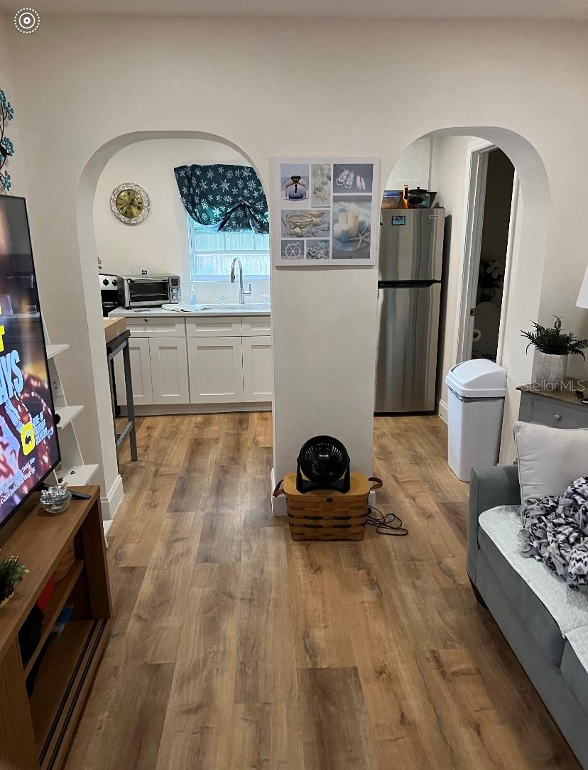 Image 38 of 71 For 405 Orion Avenue