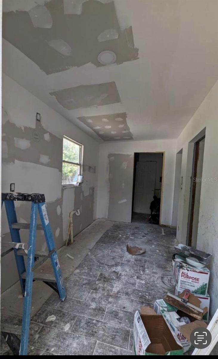 Image 47 of 71 For 405 Orion Avenue