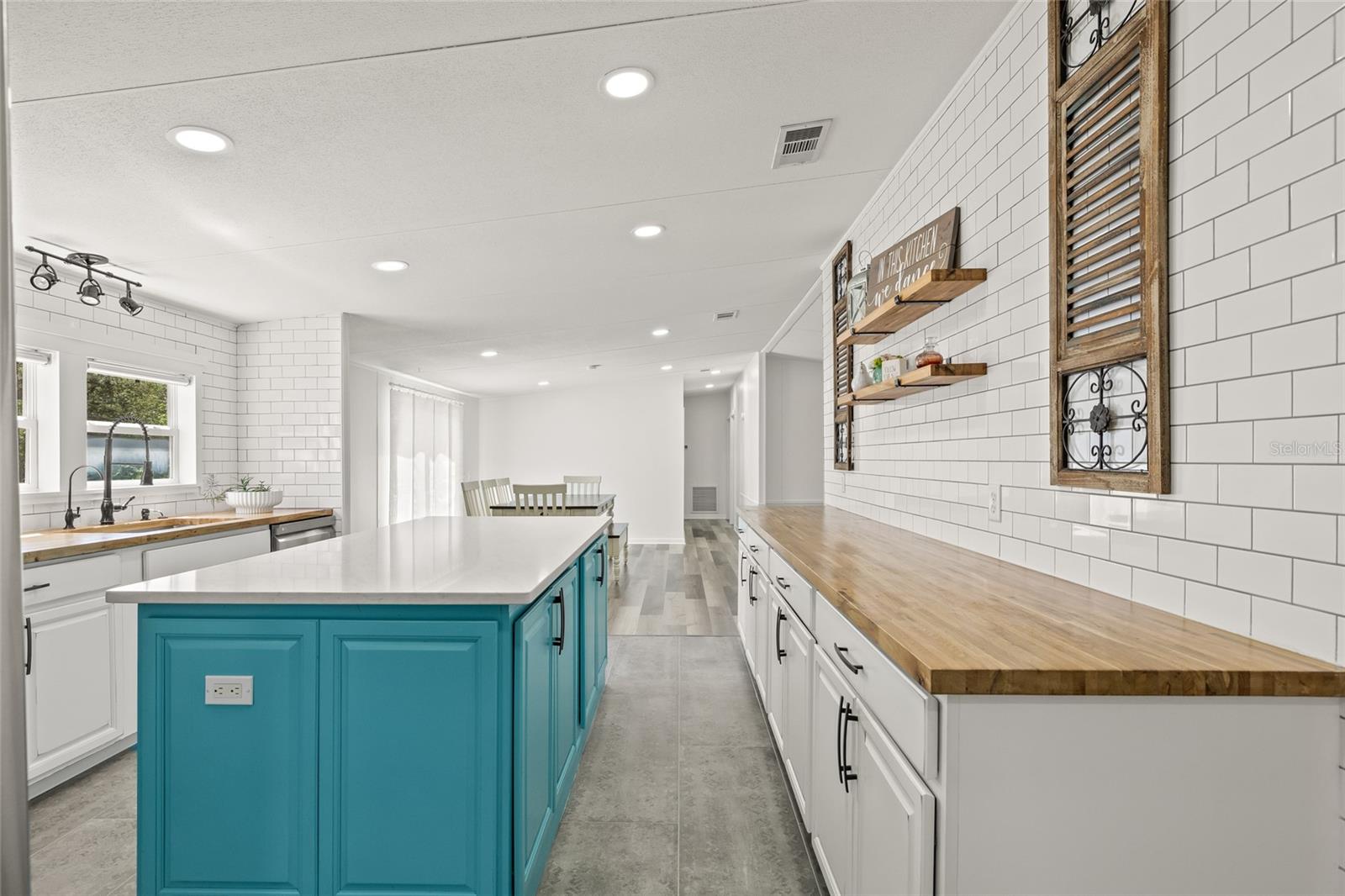 Image 25 of 76 For 4425 Pine Street