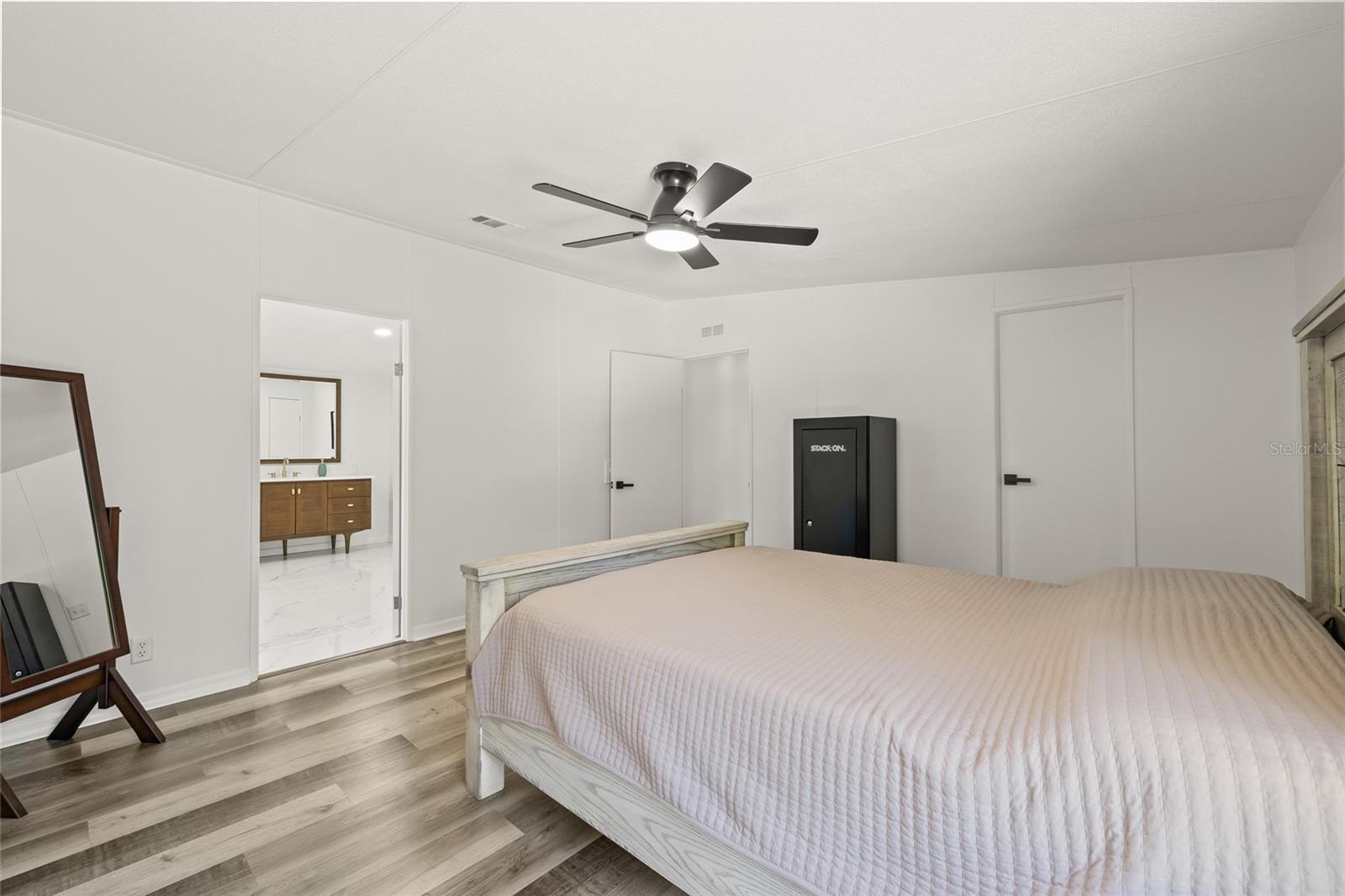 Image 27 of 76 For 4425 Pine Street