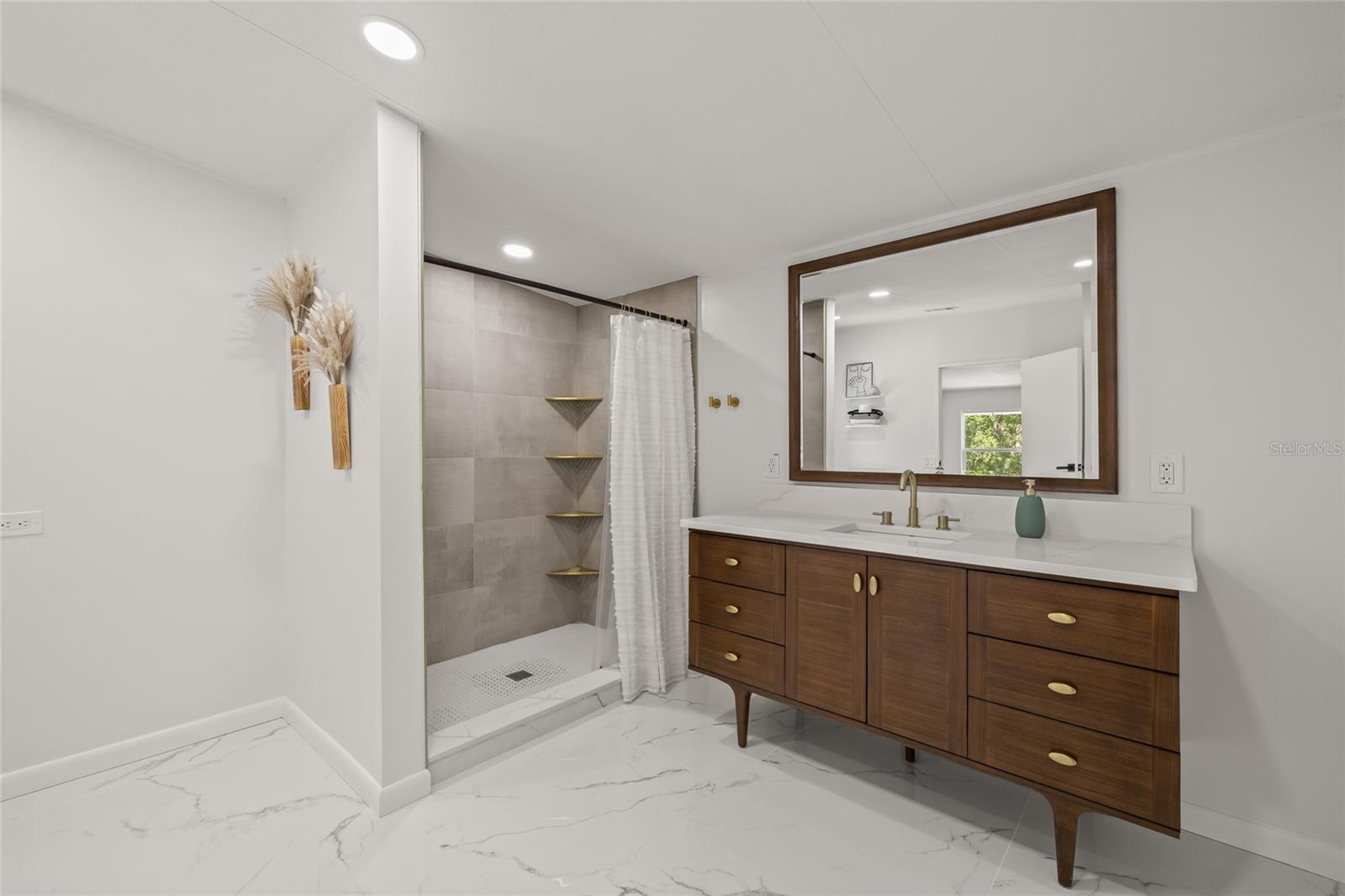 Image 30 of 76 For 4425 Pine Street