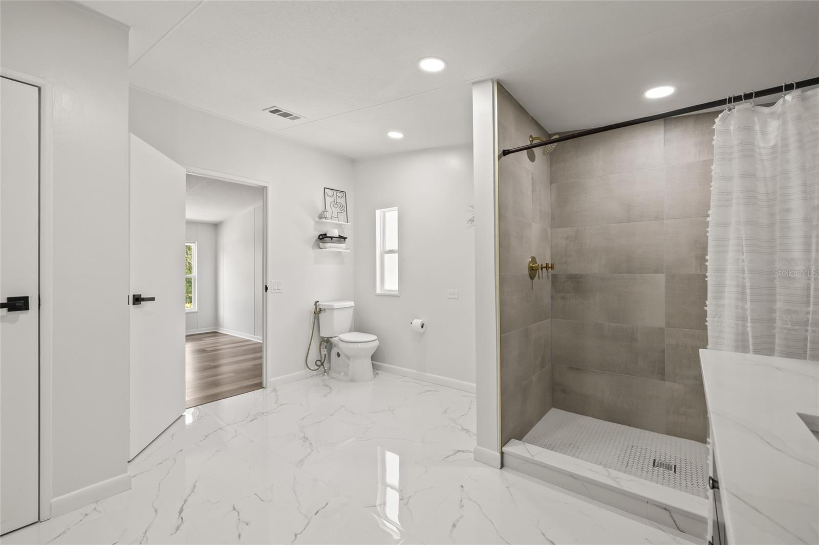 Image 31 of 76 For 4425 Pine Street