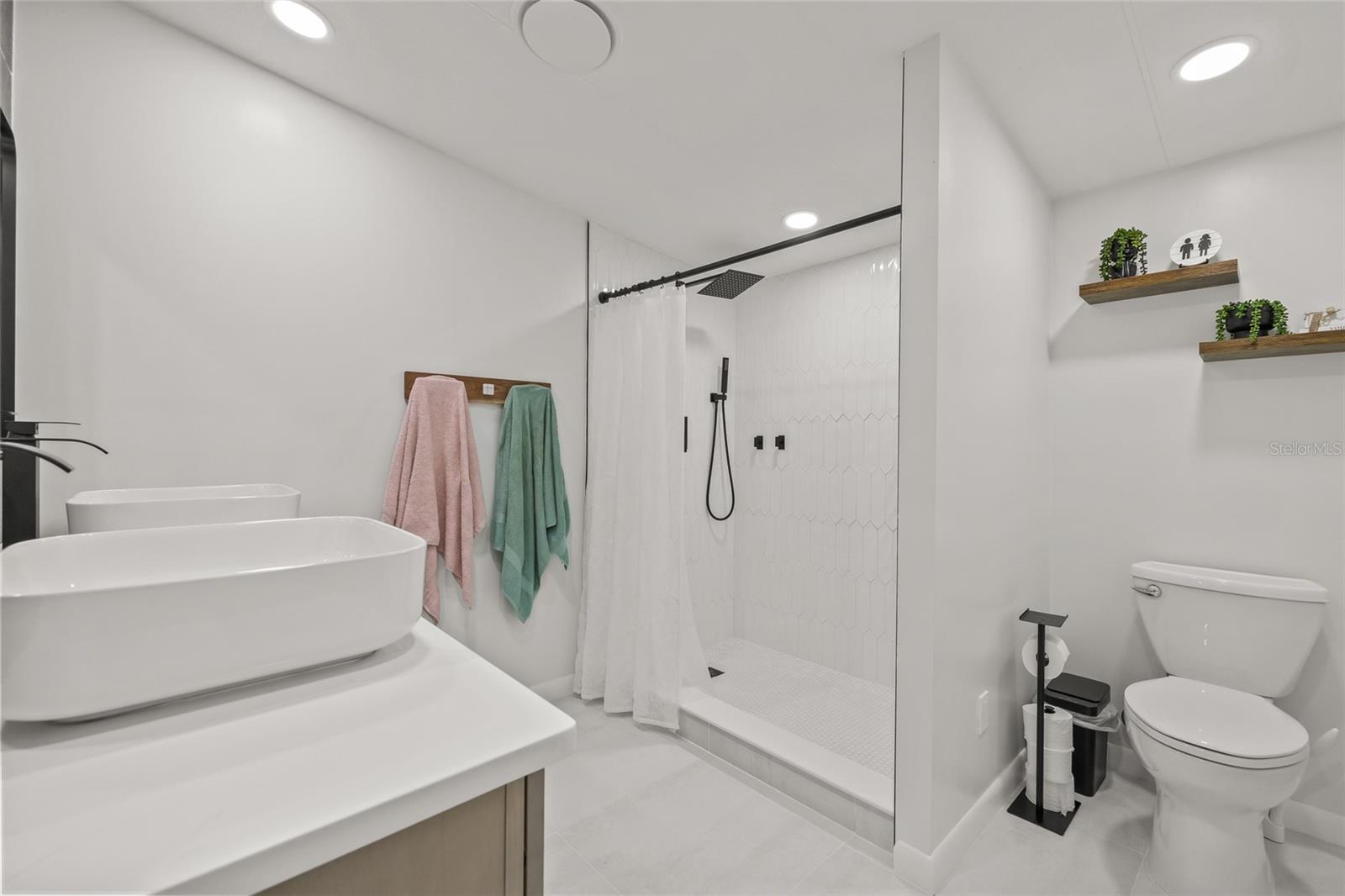 Image 38 of 76 For 4425 Pine Street