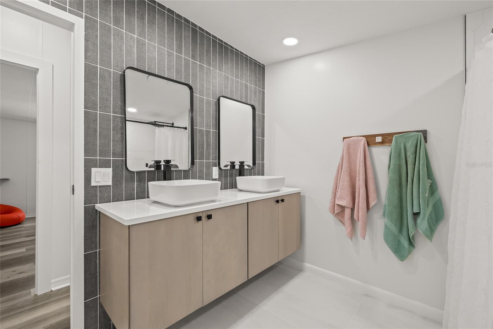 Image 40 of 76 For 4425 Pine Street