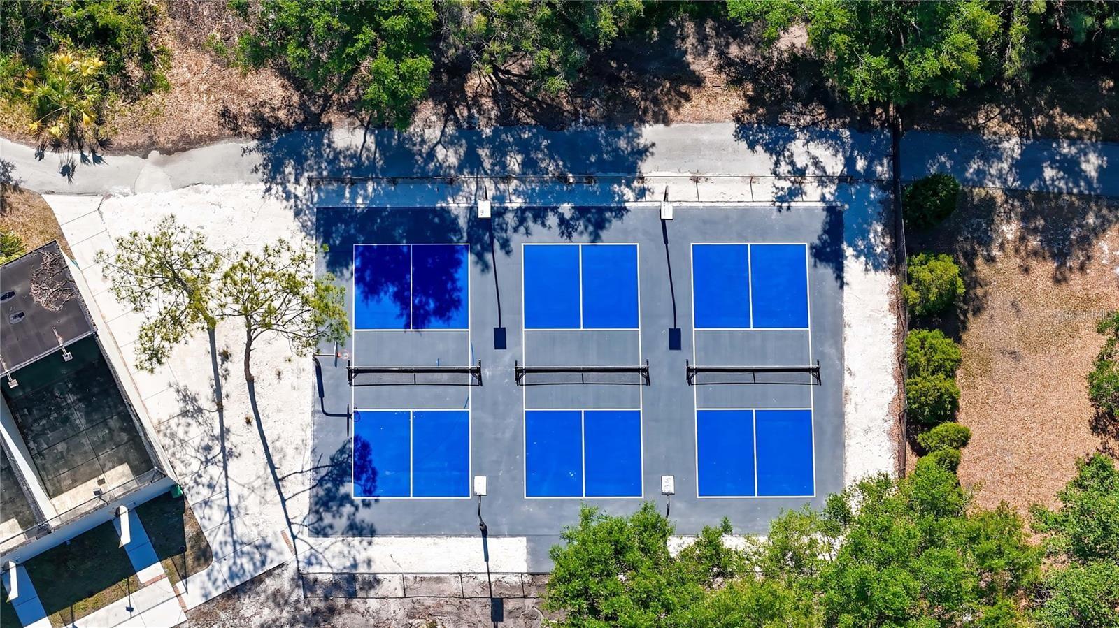 Image 46 of 60 For 17569 Fairmeadow Drive