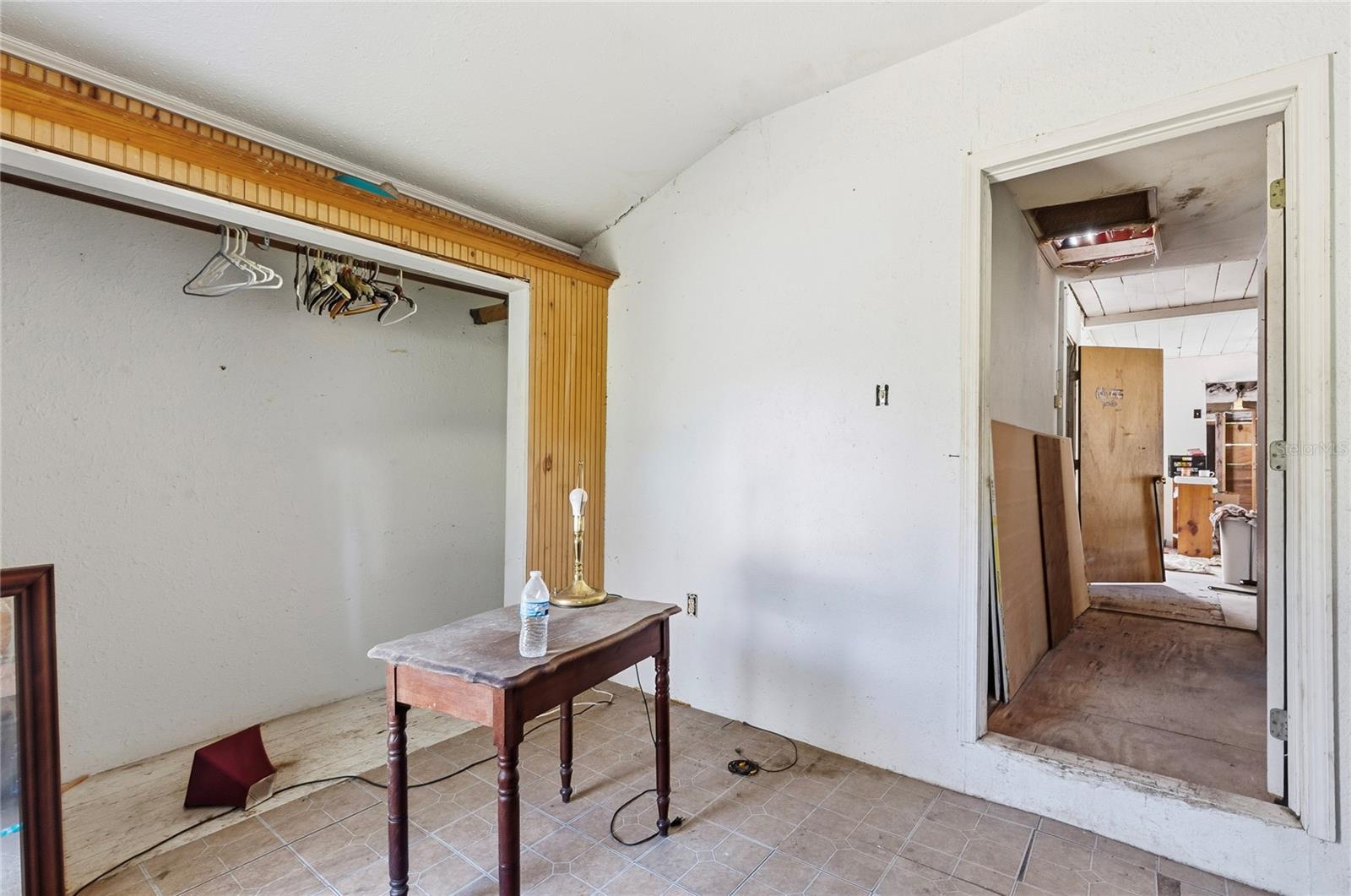 Image 10 of 61 For 15217 Myrtle Street