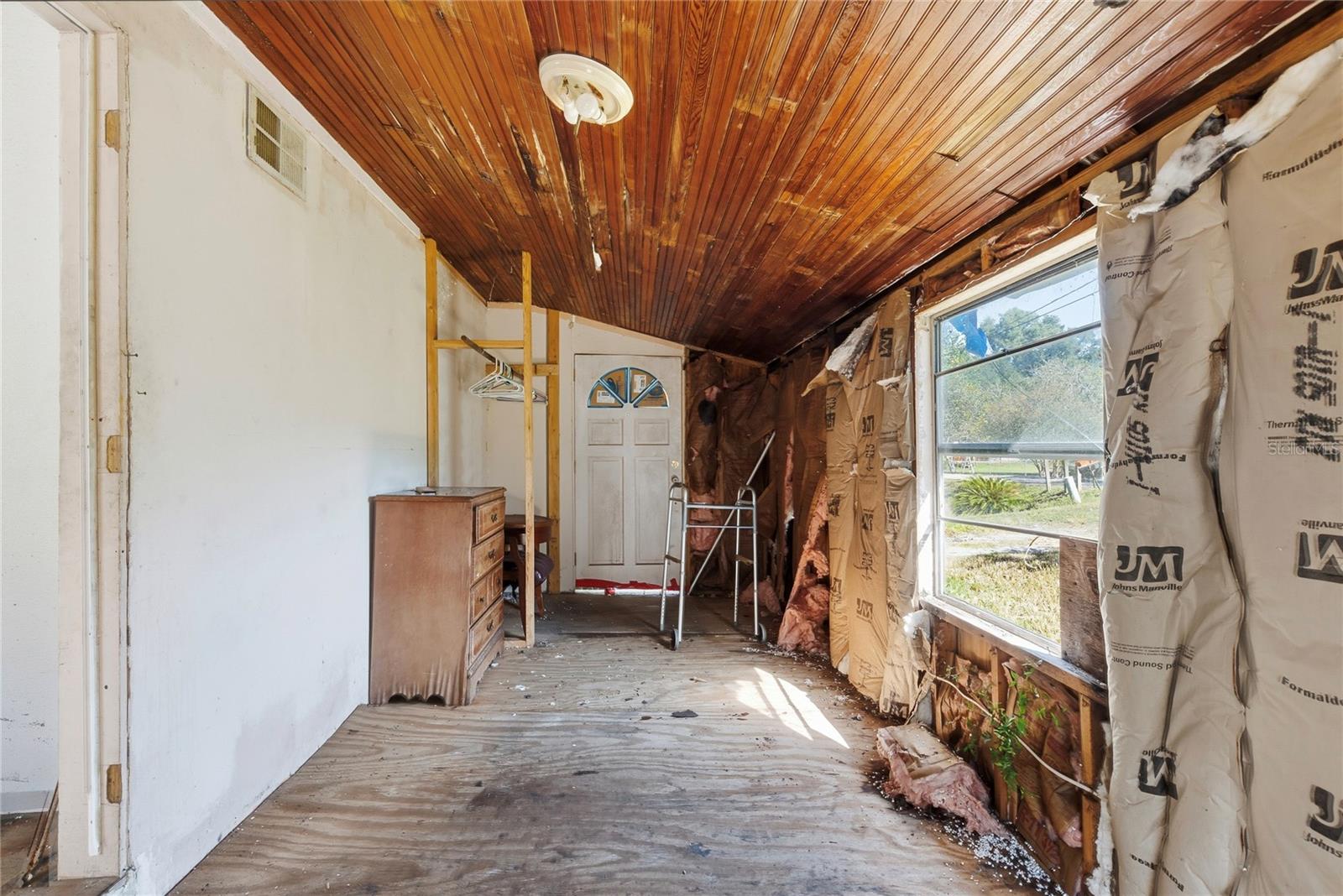 Image 14 of 61 For 15217 Myrtle Street