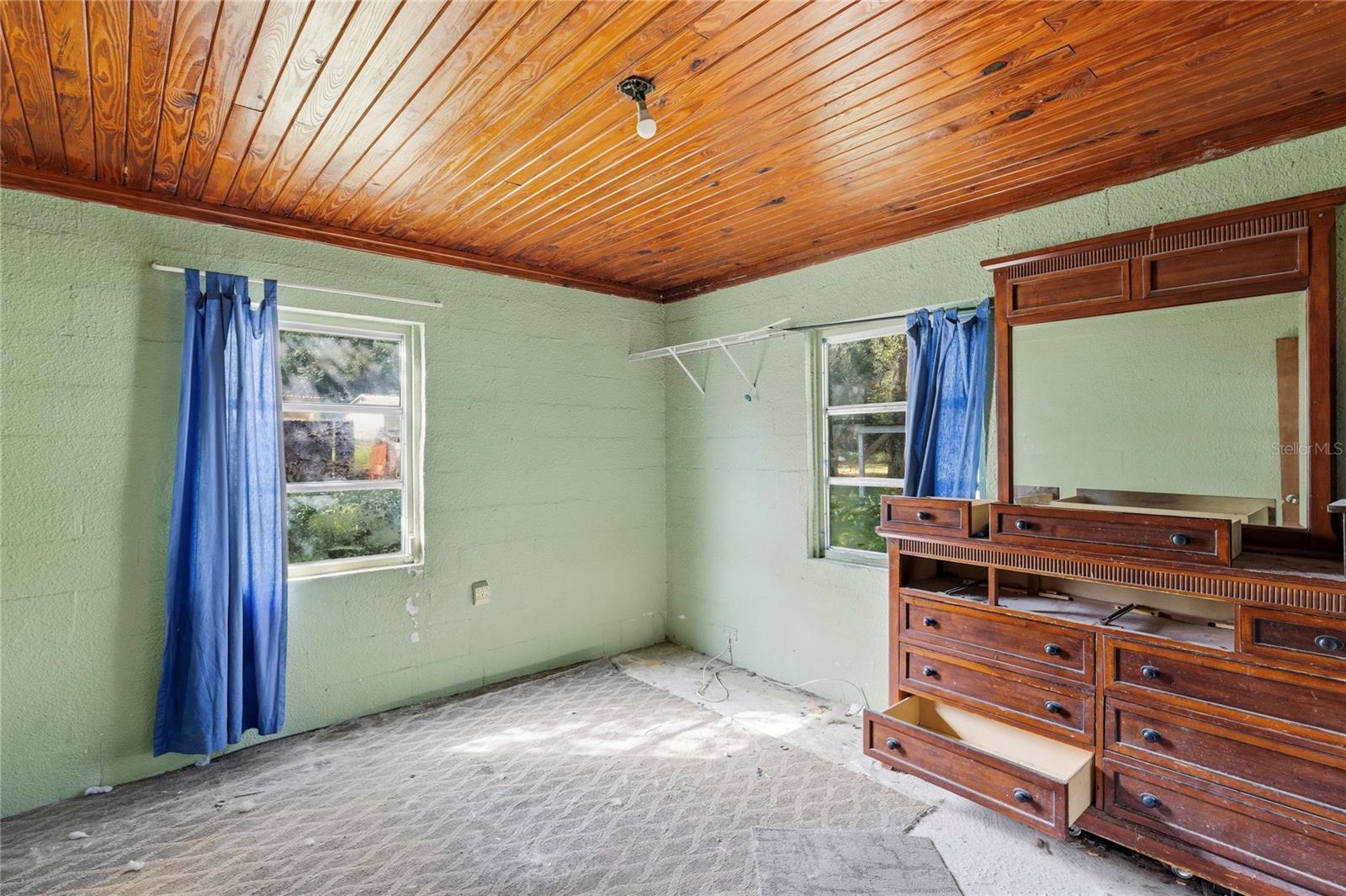 Image 26 of 61 For 15217 Myrtle Street