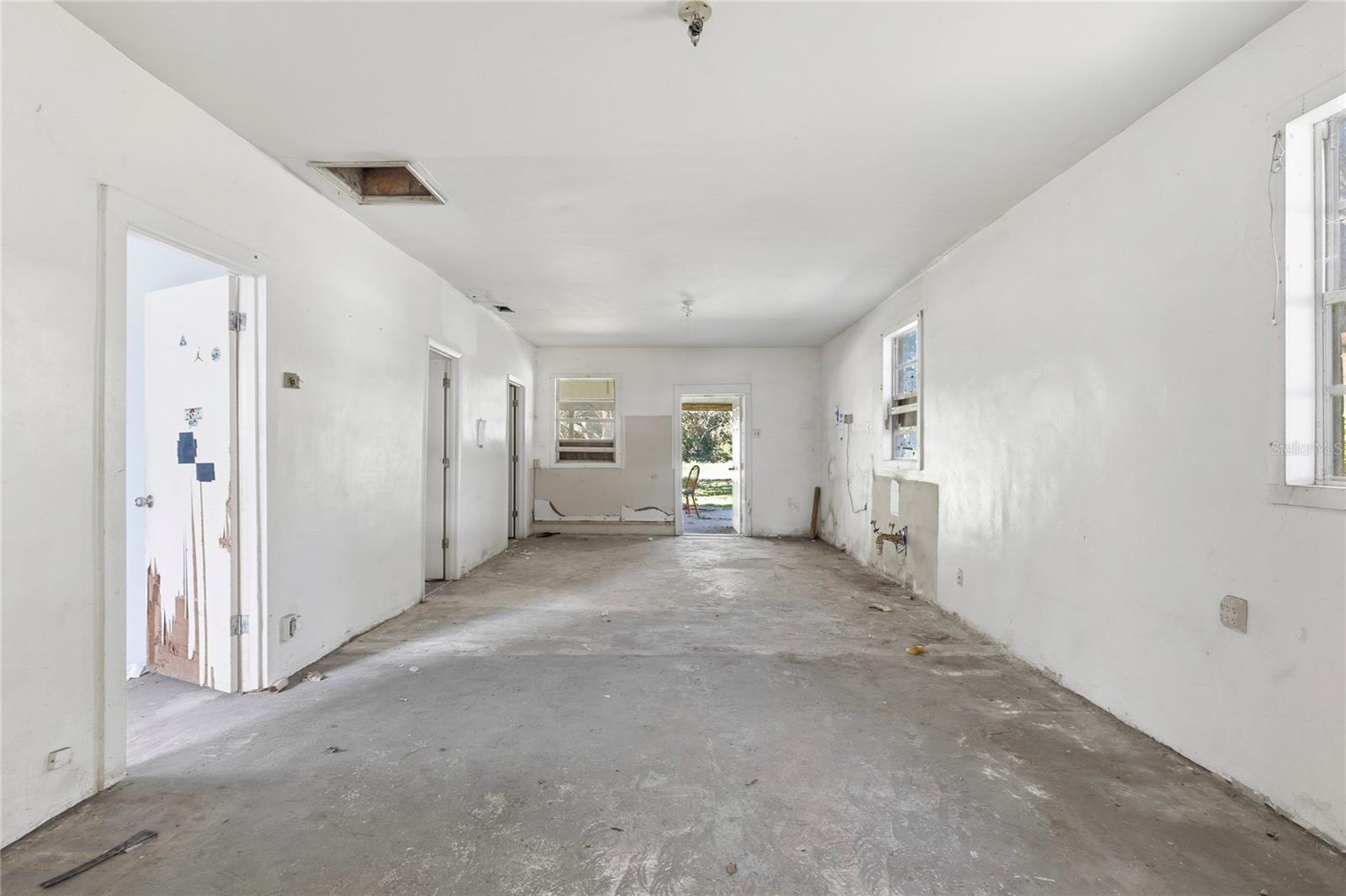 Image 48 of 61 For 15217 Myrtle Street