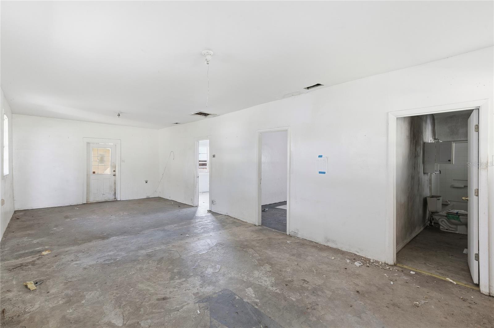 Image 55 of 61 For 15217 Myrtle Street