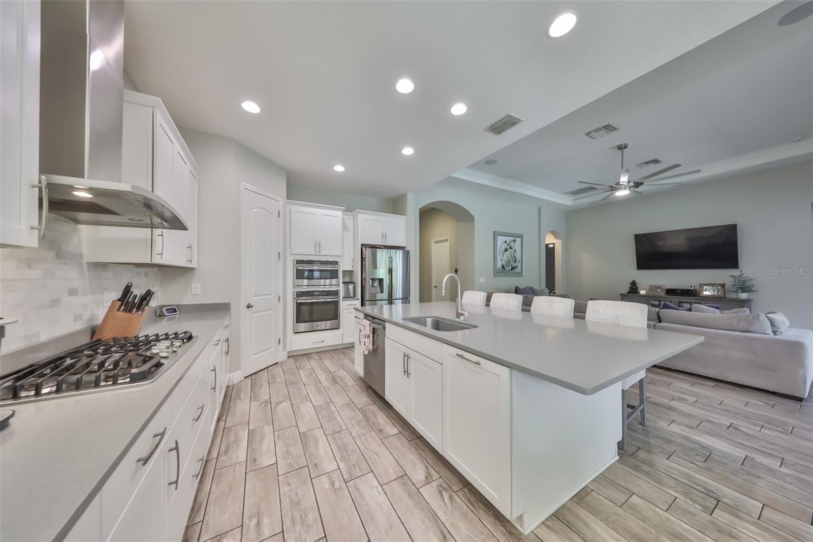 Image 18 of 73 For 6429 Seasound Drive