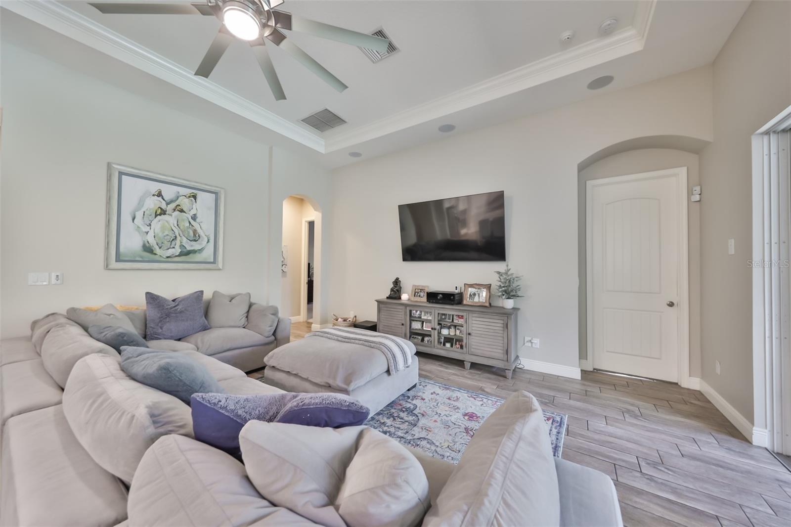 Image 20 of 73 For 6429 Seasound Drive