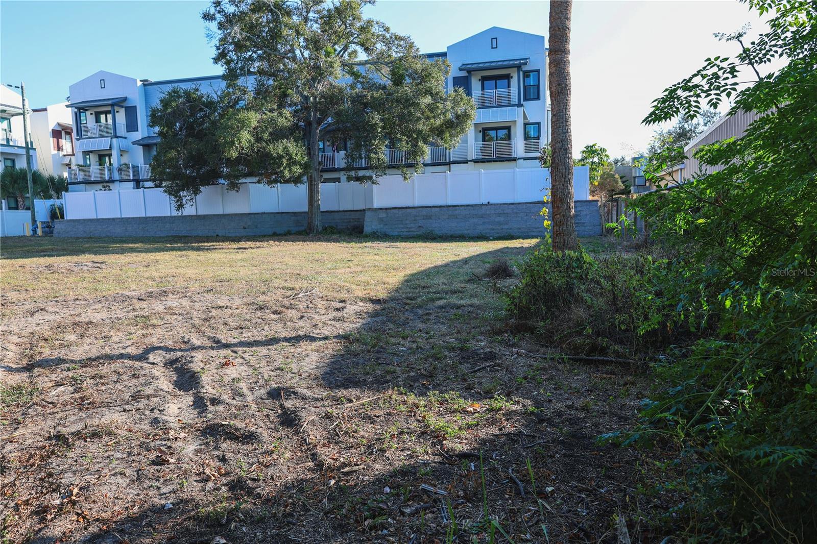 Image 11 of 20 For 952-958 Howard Avenue