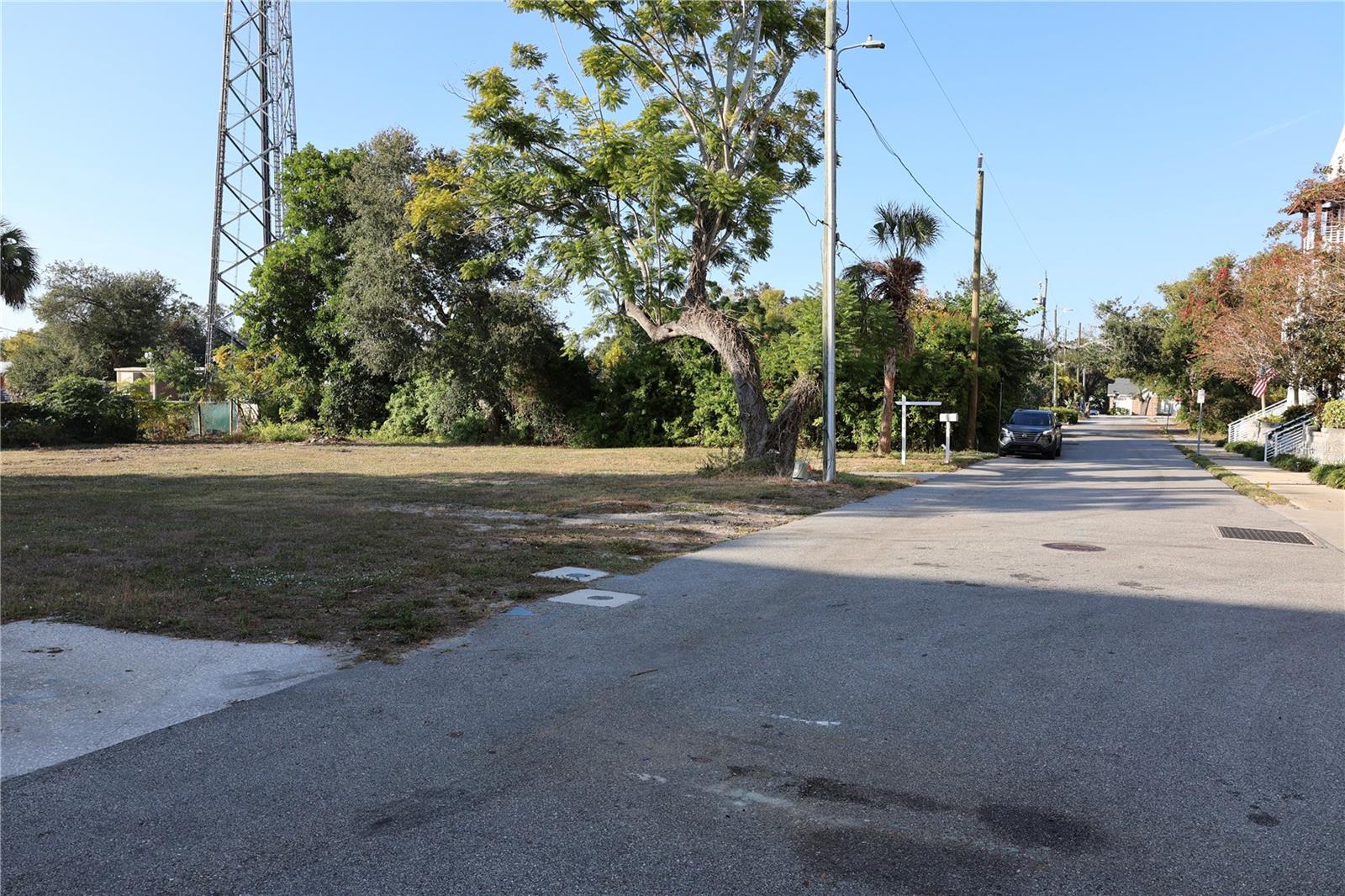 Image 18 of 20 For 952-958 Howard Avenue