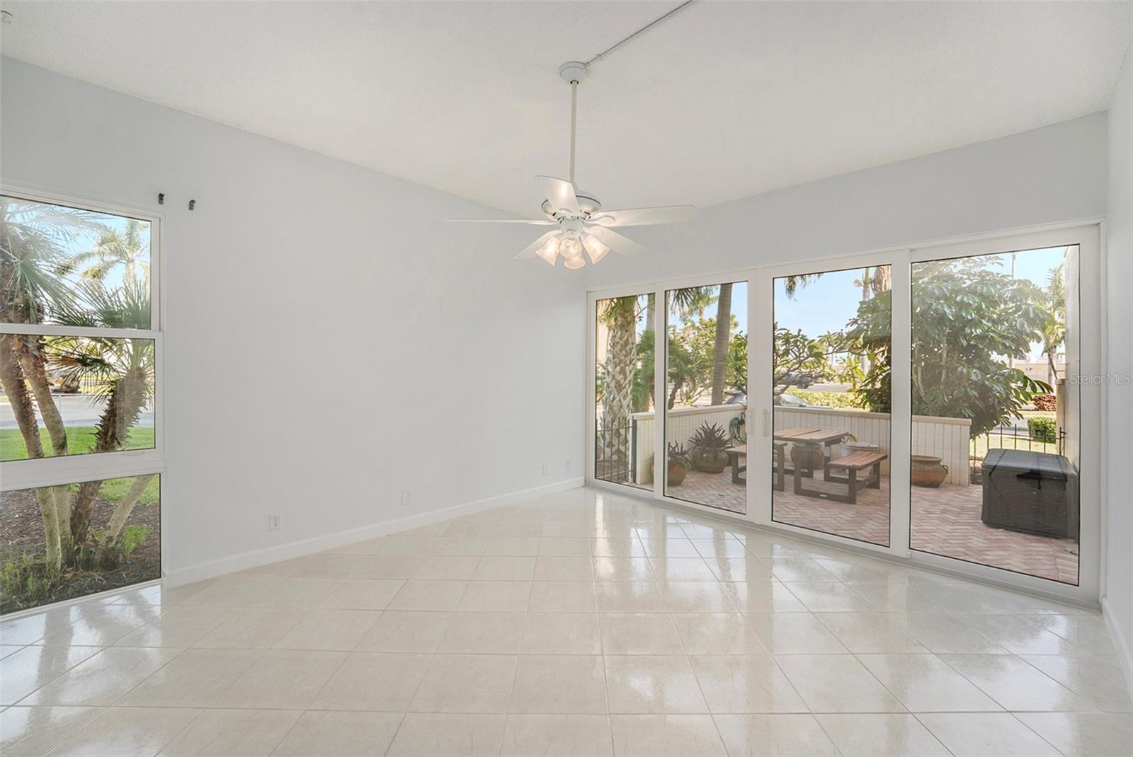 Image 12 of 30 For 7400 Sun Island Drive S 111