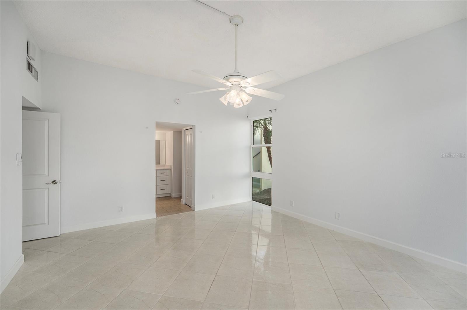 Image 13 of 30 For 7400 Sun Island Drive S 111