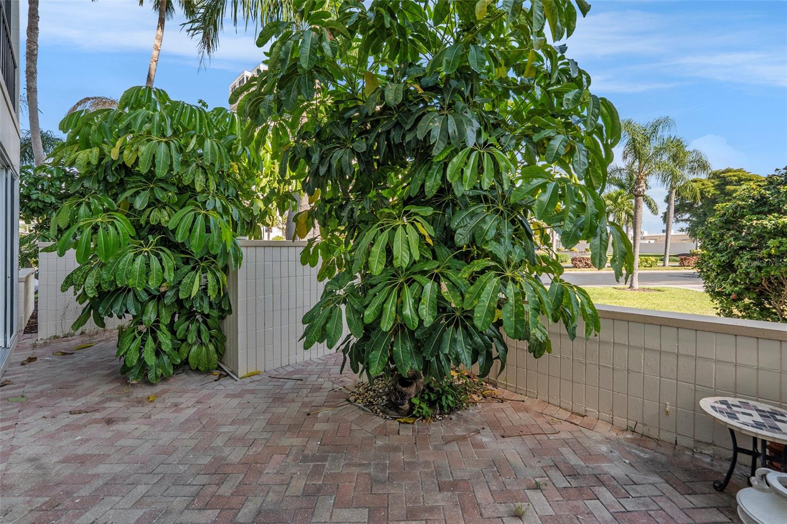 Image 24 of 30 For 7400 Sun Island Drive S 111