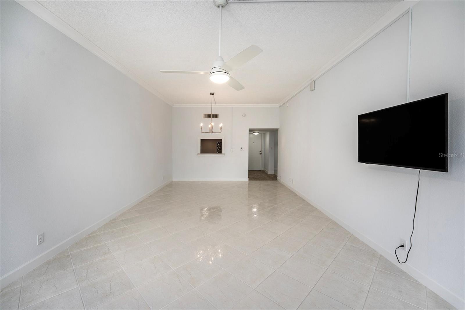 Image 5 of 30 For 7400 Sun Island Drive S 111