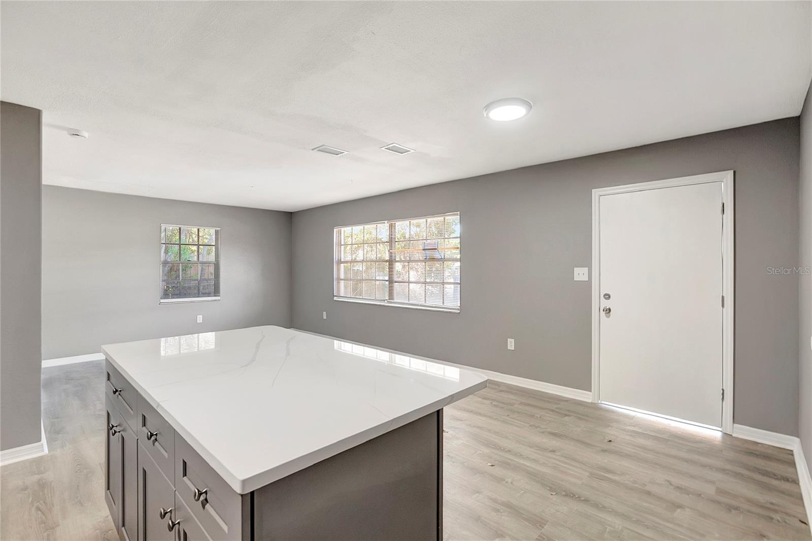 Image 10 of 38 For 3619 Clifton Street