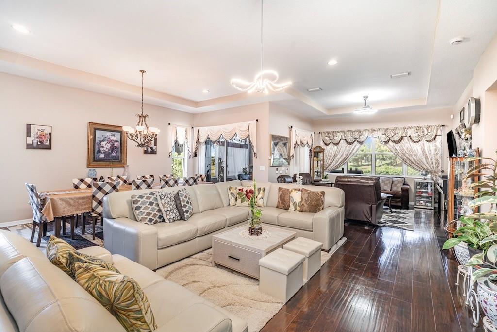 Image 11 of 29 For 909 Regal Manor Way