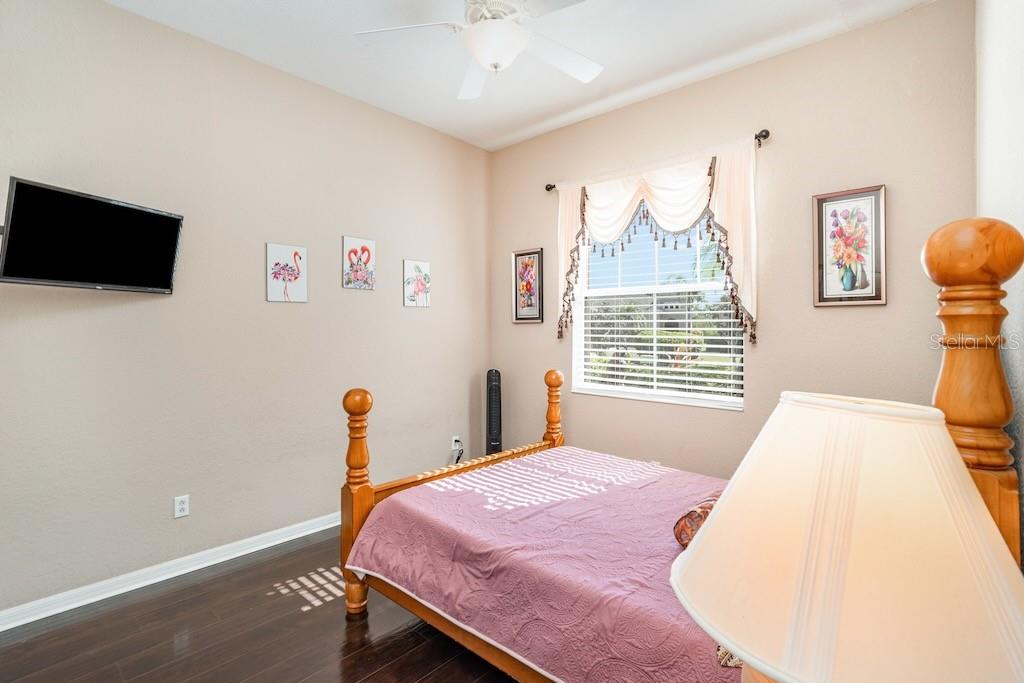 Image 19 of 29 For 909 Regal Manor Way