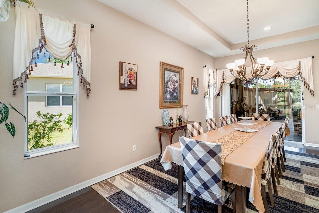 Image 8 of 29 For 909 Regal Manor Way