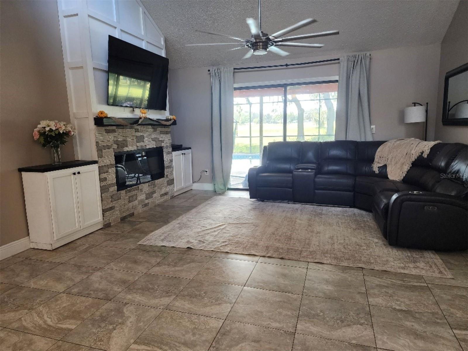 Image 5 of 33 For 34386 Whispering Oaks Boulevard