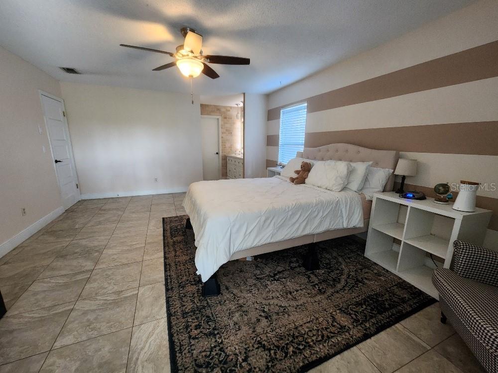 Image 8 of 33 For 34386 Whispering Oaks Boulevard